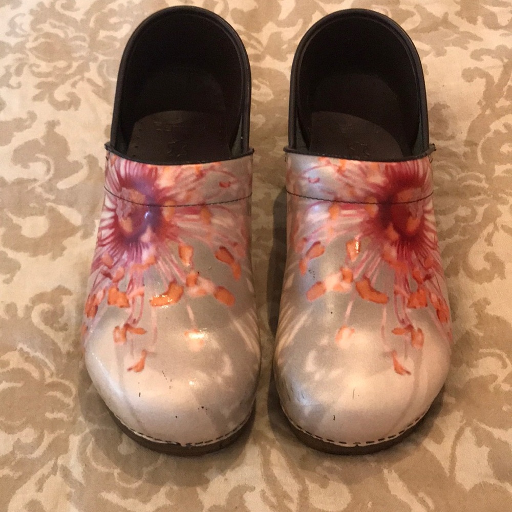 Dansko size 40 clogs